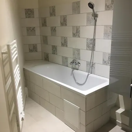 Le Donjon De Apartament *